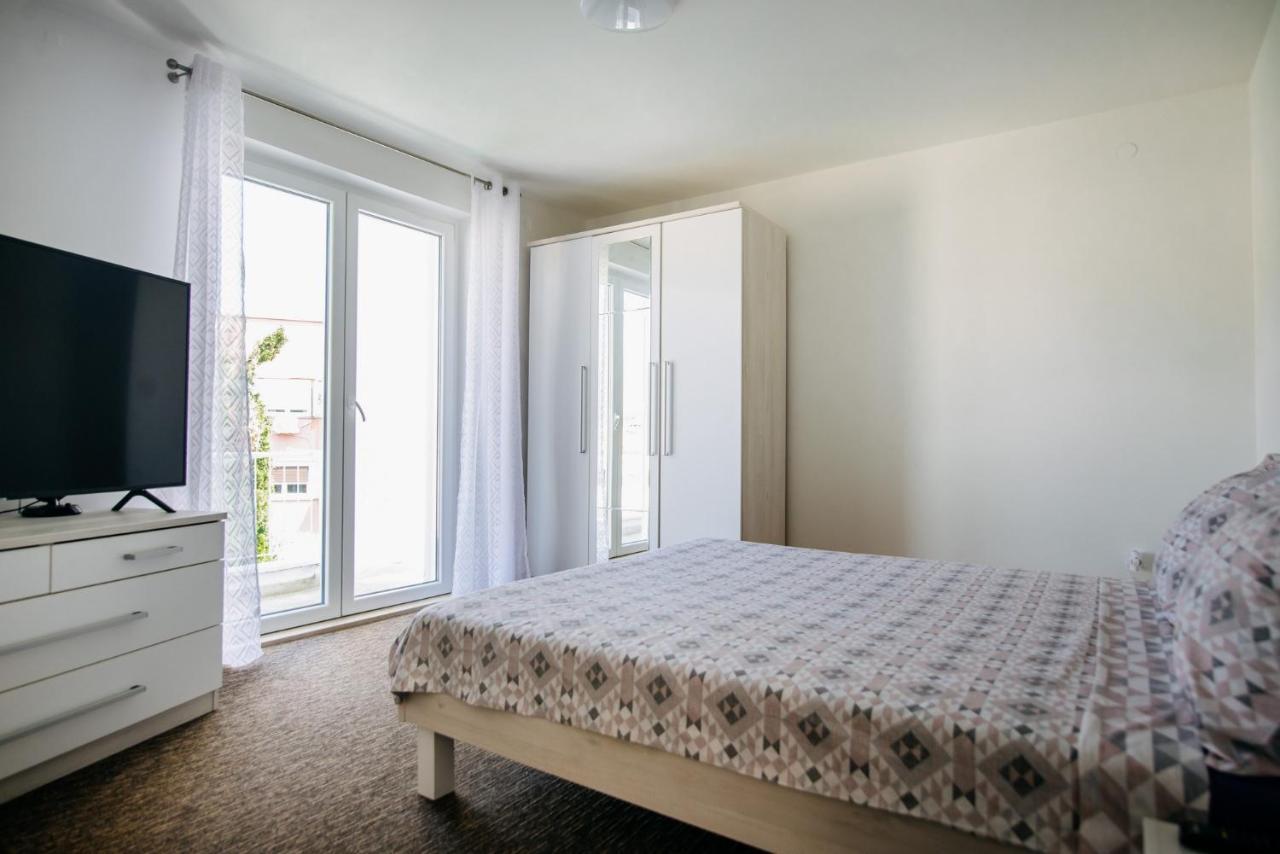 Sunnynest Apartment - 3Br Apt With Free Parking & Wi-Fi, Close To Lapad Bay Beach ดูบรอฟนิก ภายนอก รูปภาพ